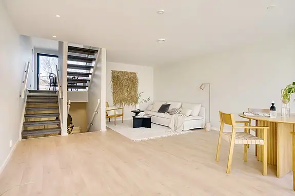 Fra tilsvarende bolig