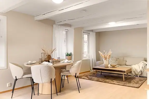 Boligen er stylet av Kid Amfi Moss og interiøret kan kjøpes - kontakt megler for info om møbelpakke