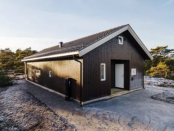 Bod i tilknytning til inngangspartiet - praktisk for oppbevaring av diverse