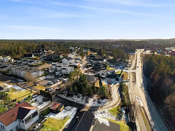 Det er kort vei til barnehage, barneskole og ungdomsskole