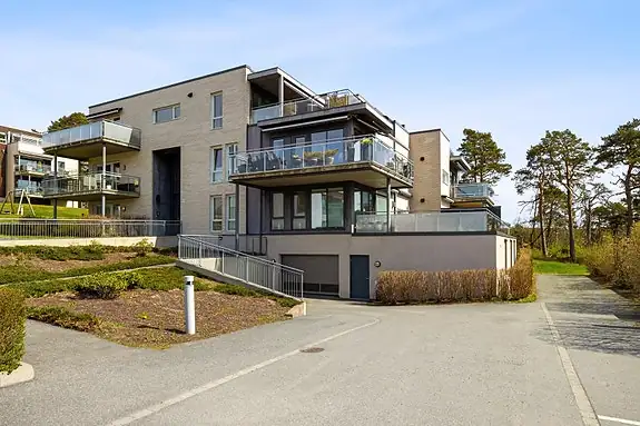 Det medfølger p-plass i felles garasjeanlegg