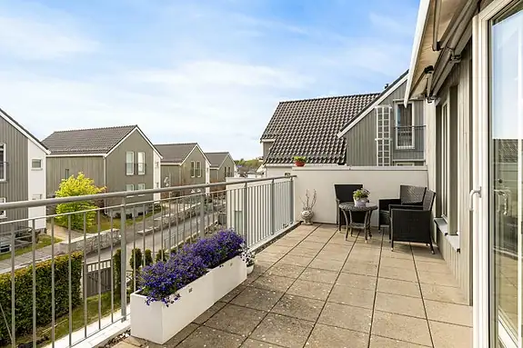 Romslig uteplass på ca. 18 m²