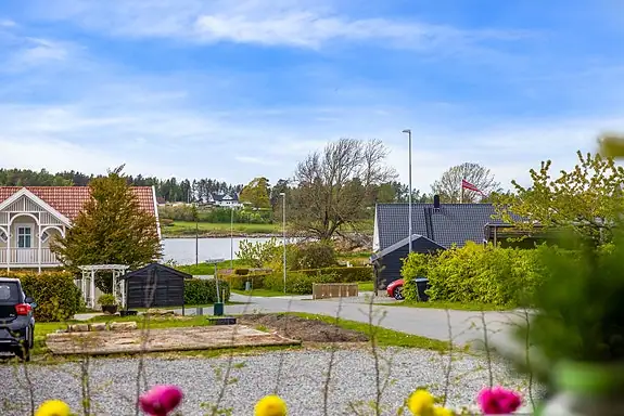 Her vil du bo i rolige og landlige omgivelser med et steinkast til Årefjorden