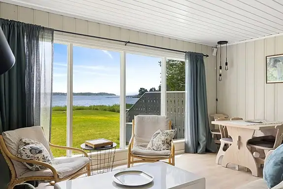 Store glassflater lar sjøutsikten få hovedrollen