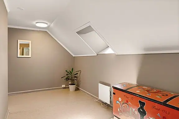 Hall med god plass for diverse møblement