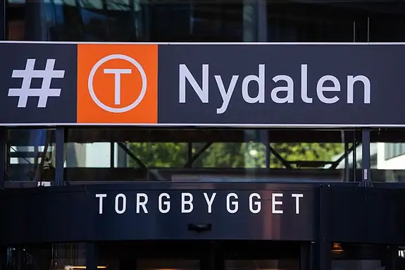 Nydalen T-bane (0,7 km fra boligen) - t-banestasjon på Røa-linjen med direkteforbindelse til sentrum