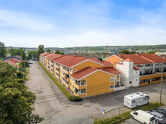 Parkering i felles garasjekjeller samt bod