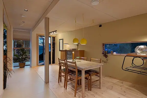 Huset varmes effektivt opp av blant annet vannbåren varme (se salgsoppgave for mer info)