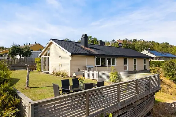 Velkommen til Sauåsen 14 - en hyggelig familiebolig med alt på ett plan