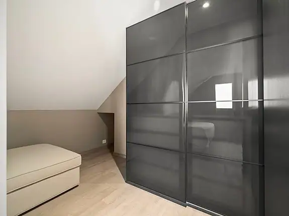 Hovedsoverommet har også eget walk-in