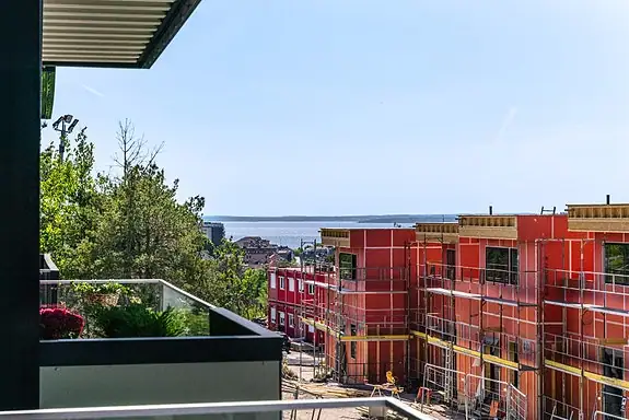 Utsyn mot fjorden har du også! (boligene på fremsiden er nå ferdig bygget)